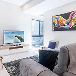 Modern 3-Bed Townhouse With Alfresco Dining & Bbq