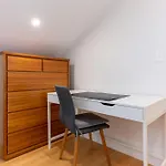 Modern 3-Bed Townhouse With Alfresco Dining & Bbq