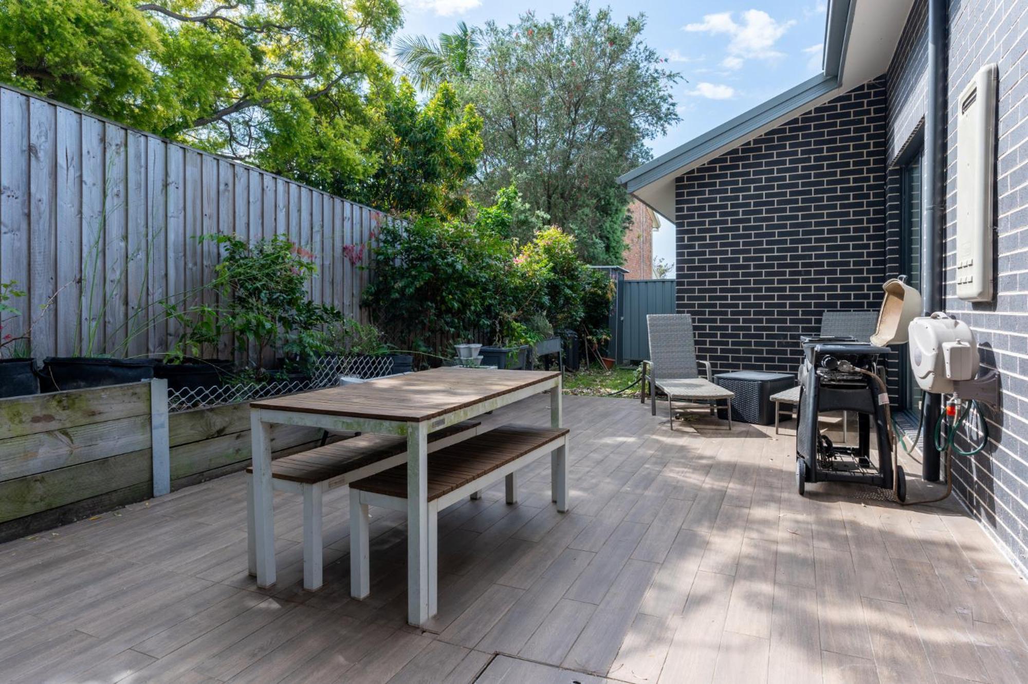 Holiday home Modern 3-bed Townhouse With Alfresco Dining & Bbq *